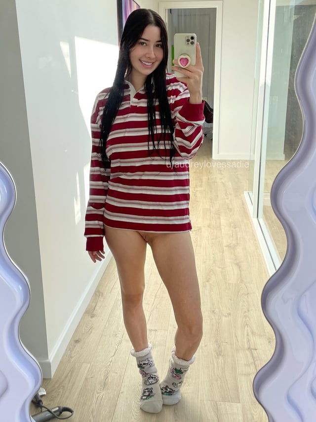 I’m just way more comfortable without pants 😌